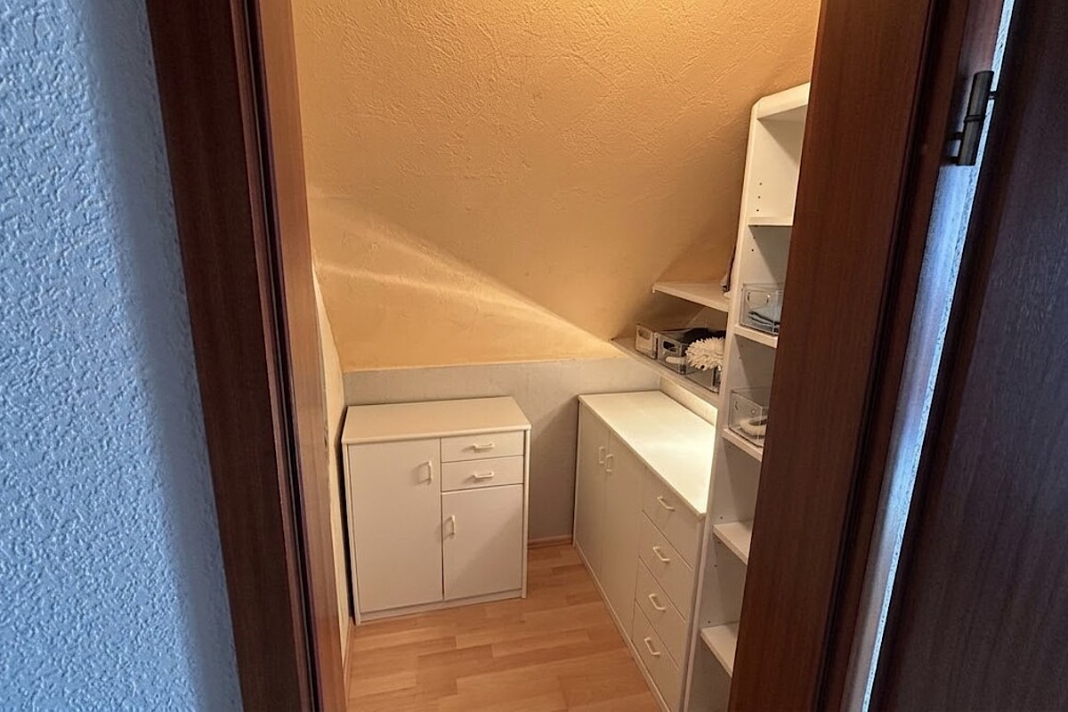 Haus Kauf 22844 Norderstedt (Friedrichsgabe) Abstellen (mittels KI aufgeräumt)