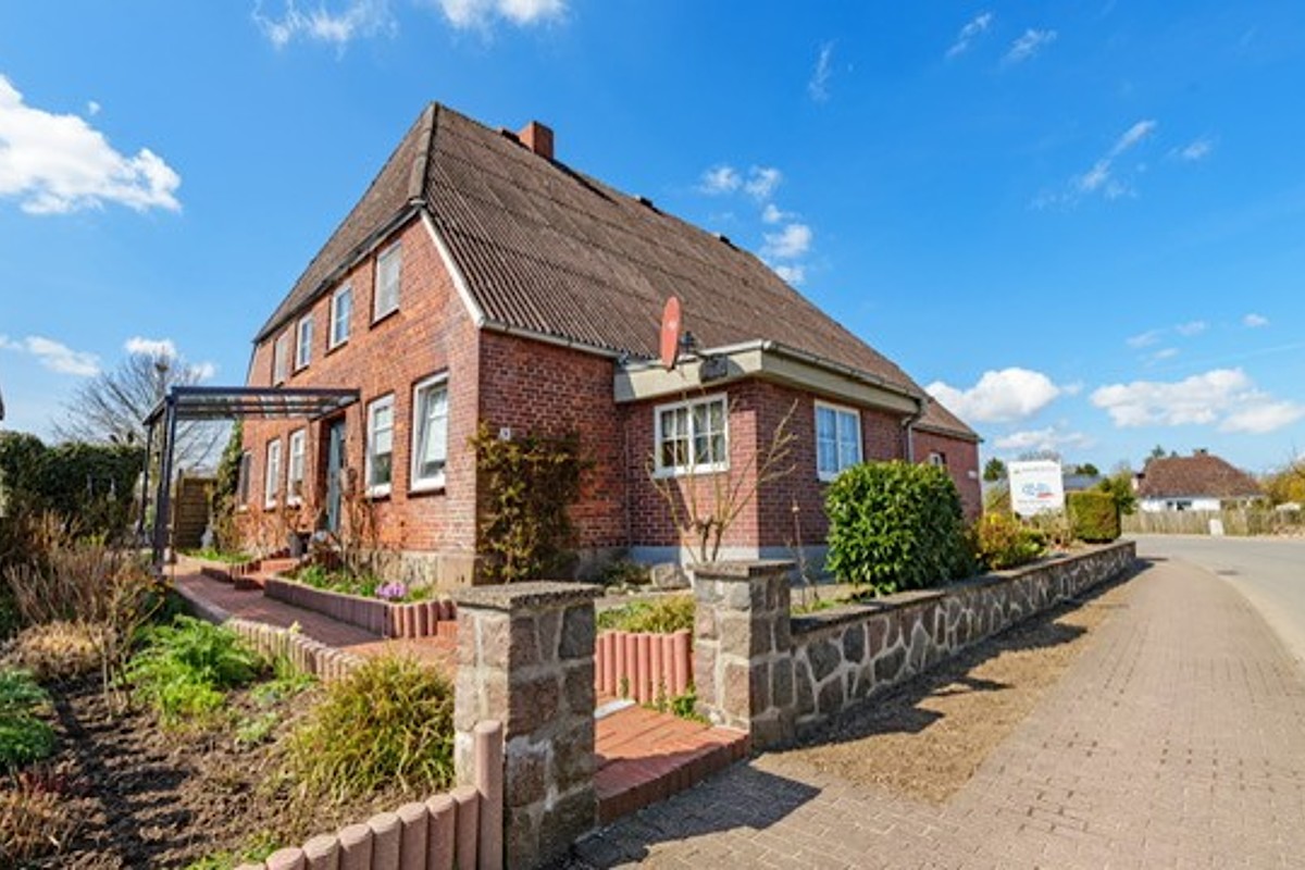 Haus Kauf 23629 Scharbeutz (Sarkwitz) Straßenansicht