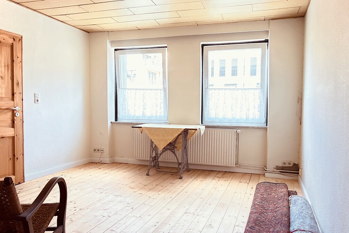 Haus Kauf 24340 Eckernförde Vorderhaus - Wohnzimmer Straßenseite