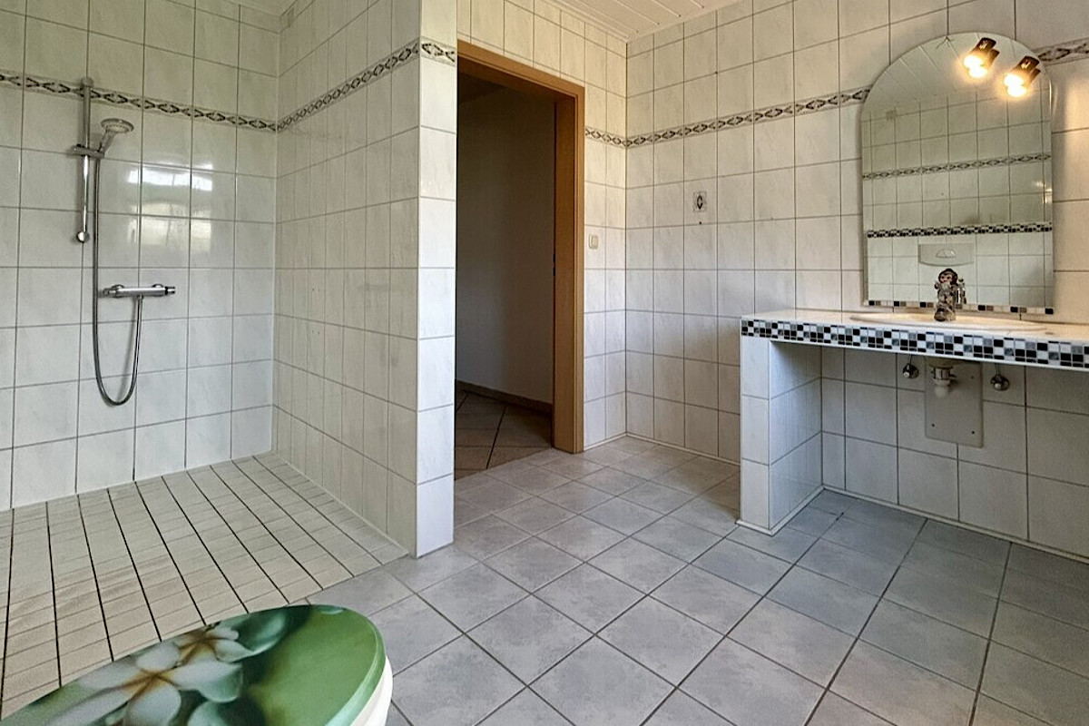 Haus Kauf 24601 Stolpe bei Neumünster rollstuhlgerechtes Duschbad