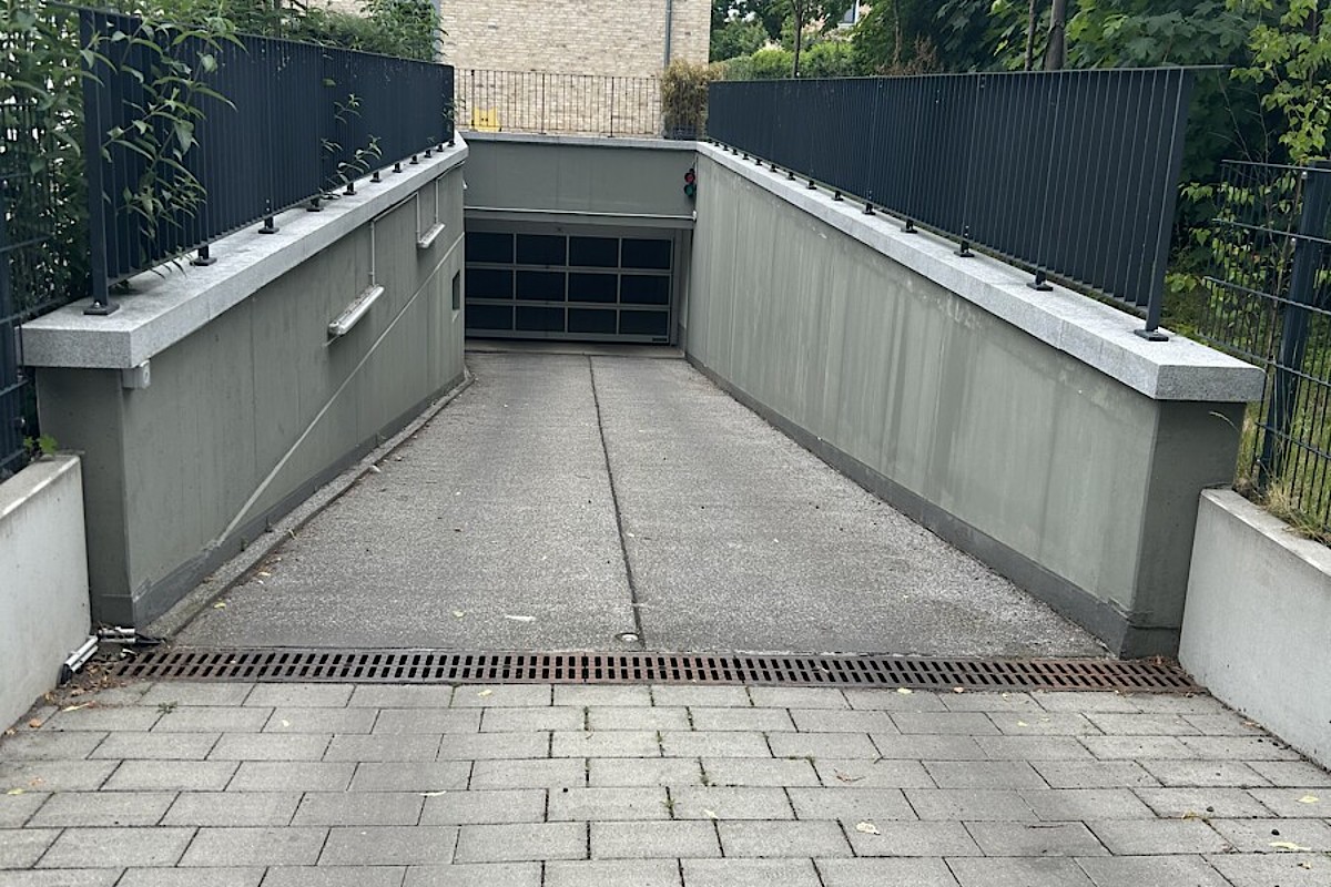 Parken Kauf 22117 Hamburg Tiefgaragenzufahrt