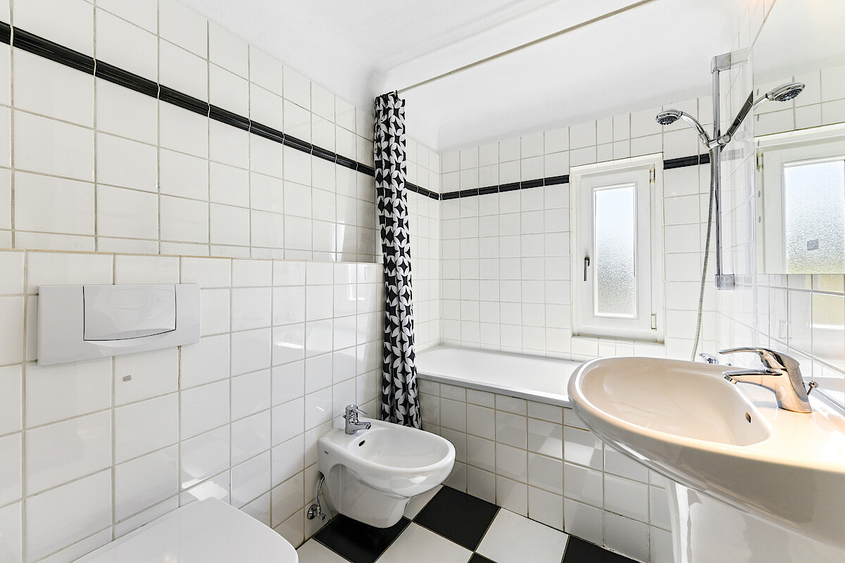 Haus Kauf 22149 Hamburg Bad im Dachgeschoss Wohnung 3