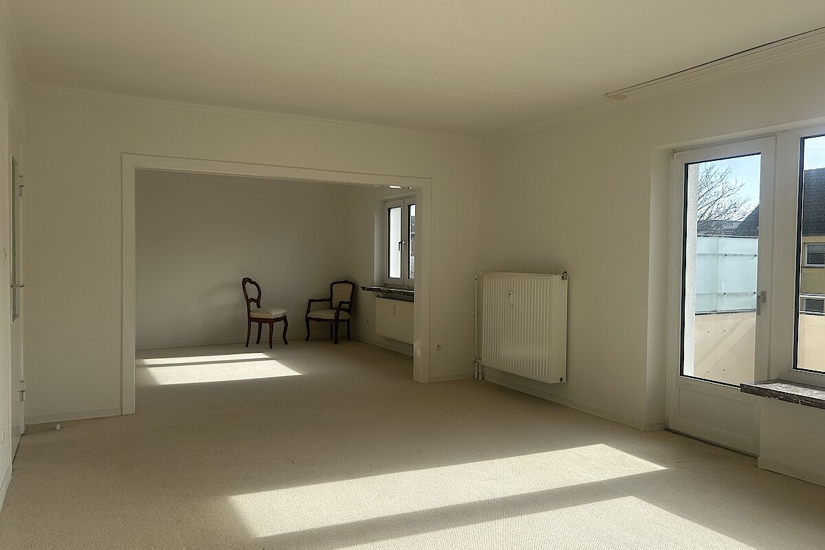 Wohnung Kauf 24944 Flensburg Wohnzimmer mit Blick zum Esszimmer