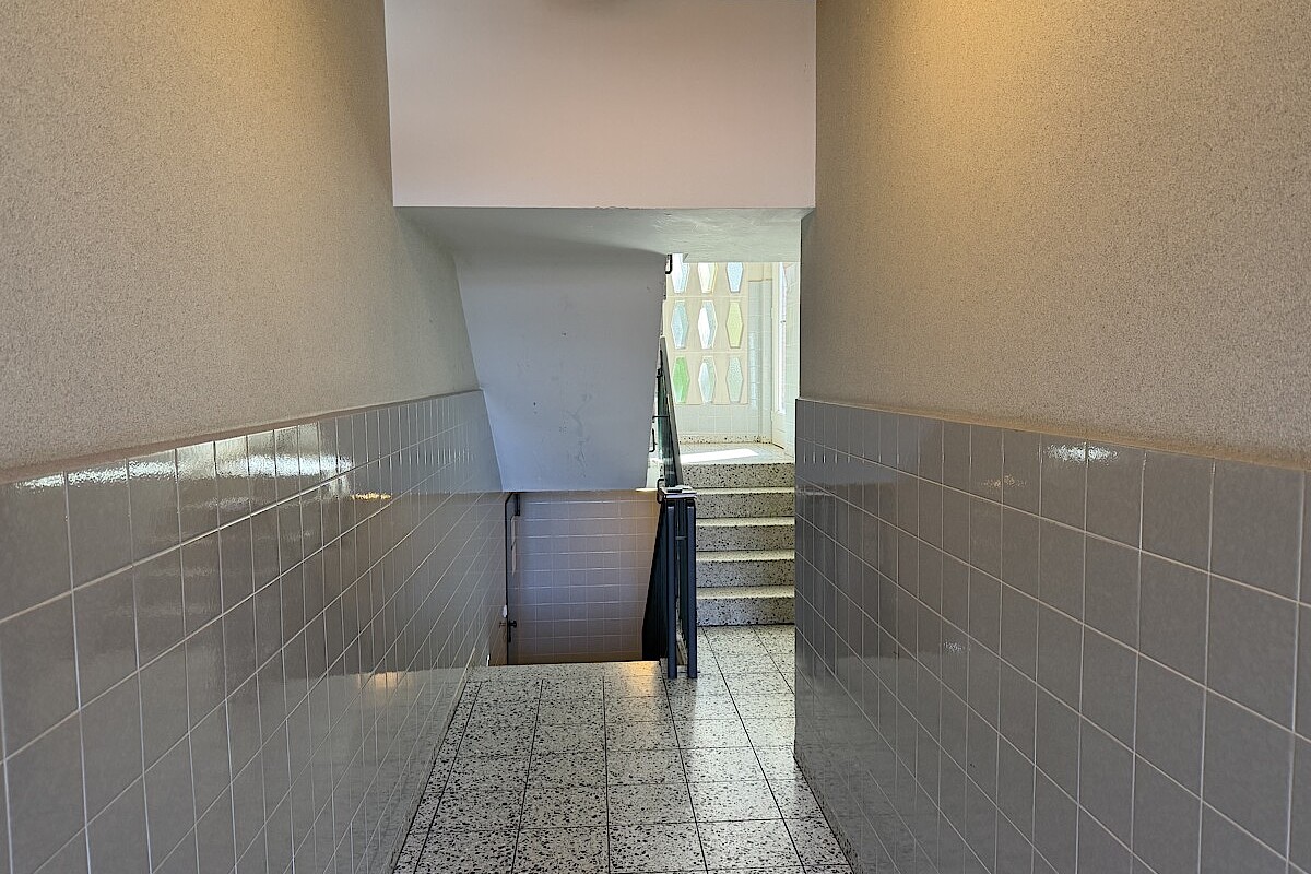 Wohnung Kauf 22145 Hamburg Treppenhaus Eingang