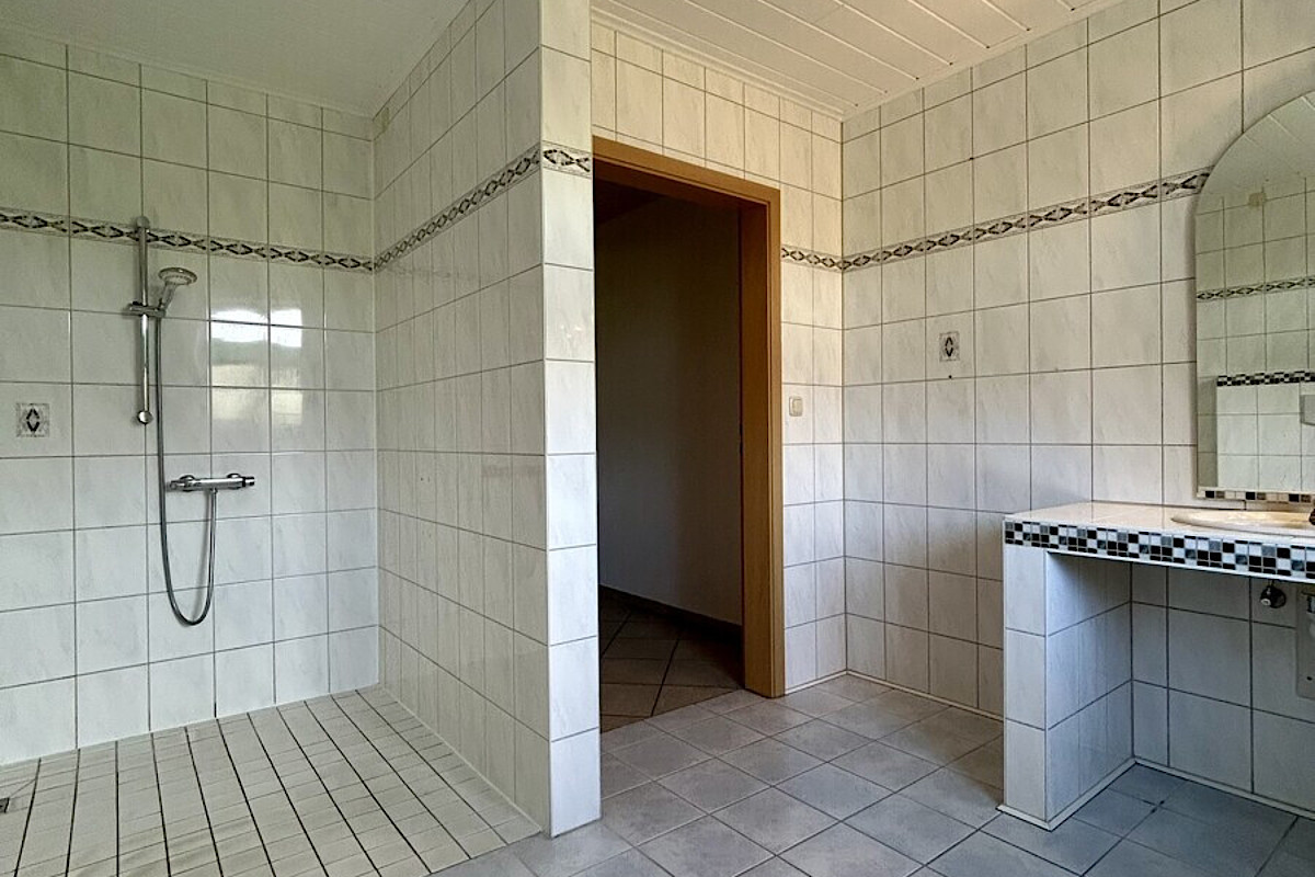 Haus Kauf 24601 Stolpe bei Neumünster rollstuhlgerechtes Duschbad