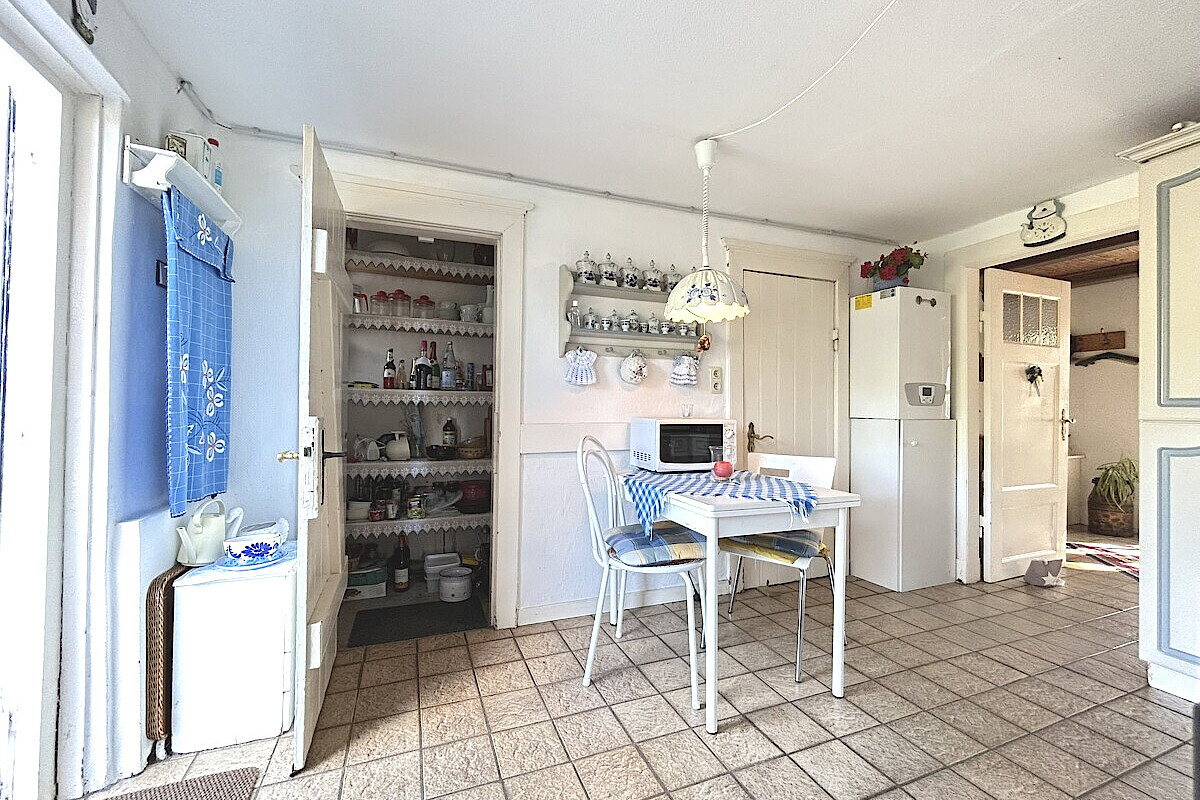 Haus Kauf 24623 Großenaspe Küche mit Speisekammer